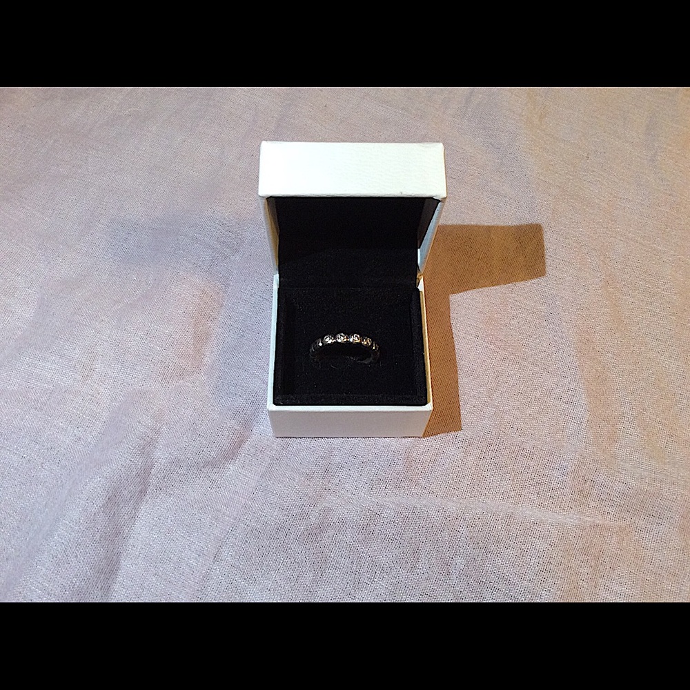 Pandora ring